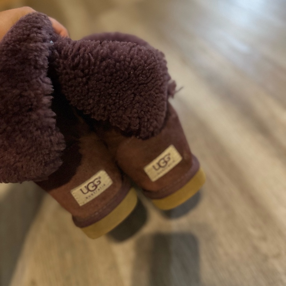 UGG Bailey Button Purple Shearling Boots - Picture 4 of 8